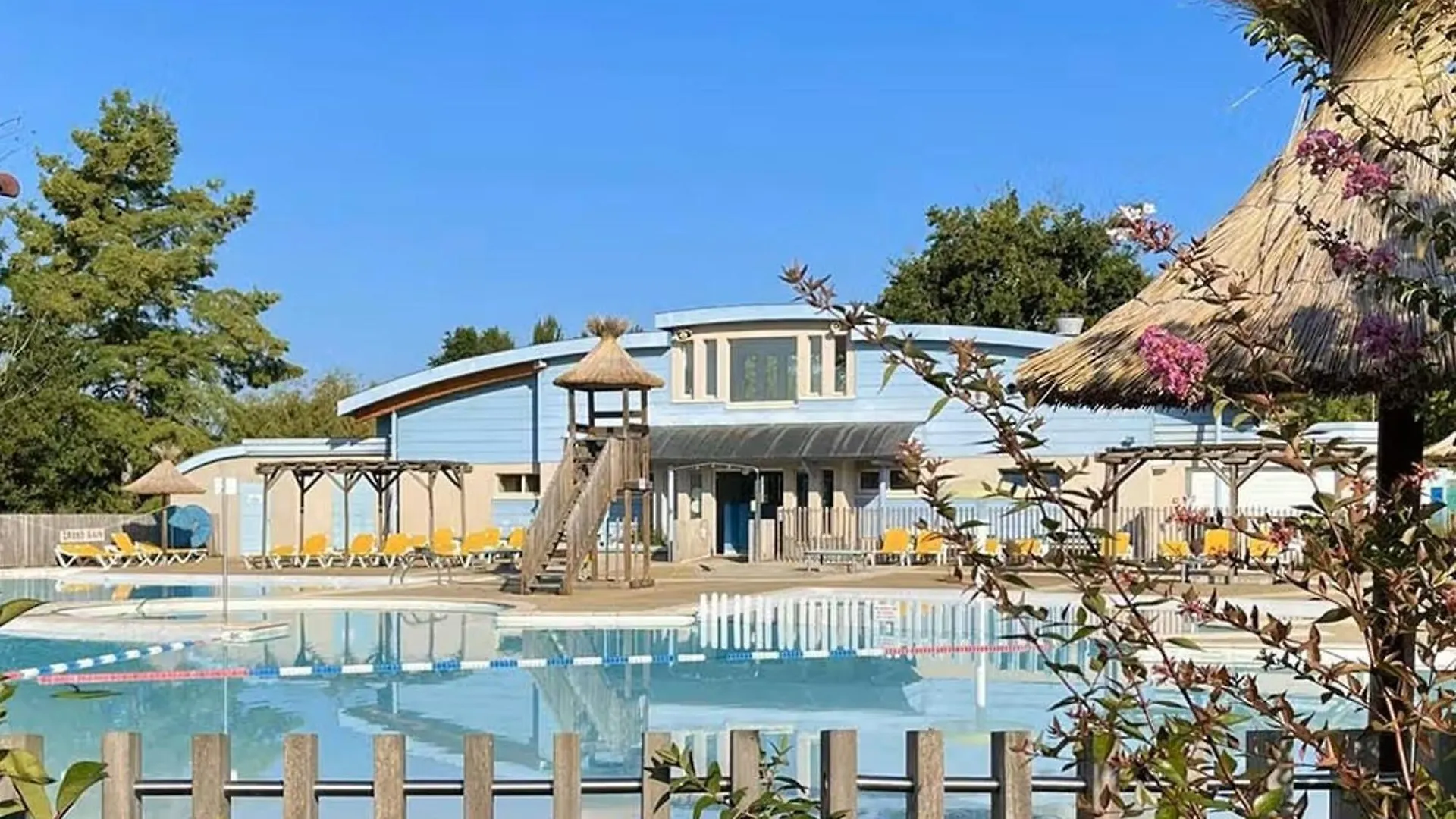 Charmant T1 Lumineux Avec Balcon Et Parking, Pour 2 Personnes - Fr-1-841-19 Barbotan-les-Thermes