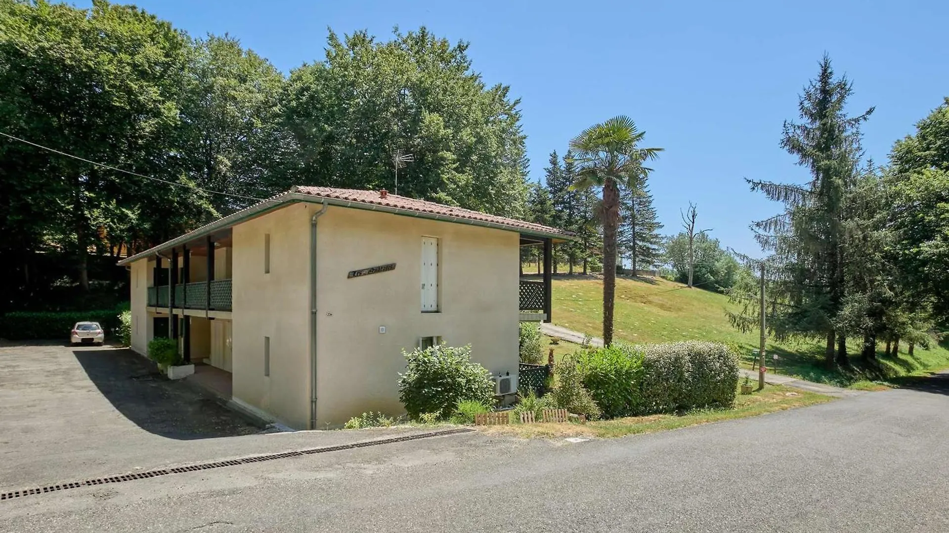 Charmant T1 Lumineux Avec Balcon Et Parking, Pour 2 Personnes - Fr-1-841-19 Barbotan-les-Thermes
